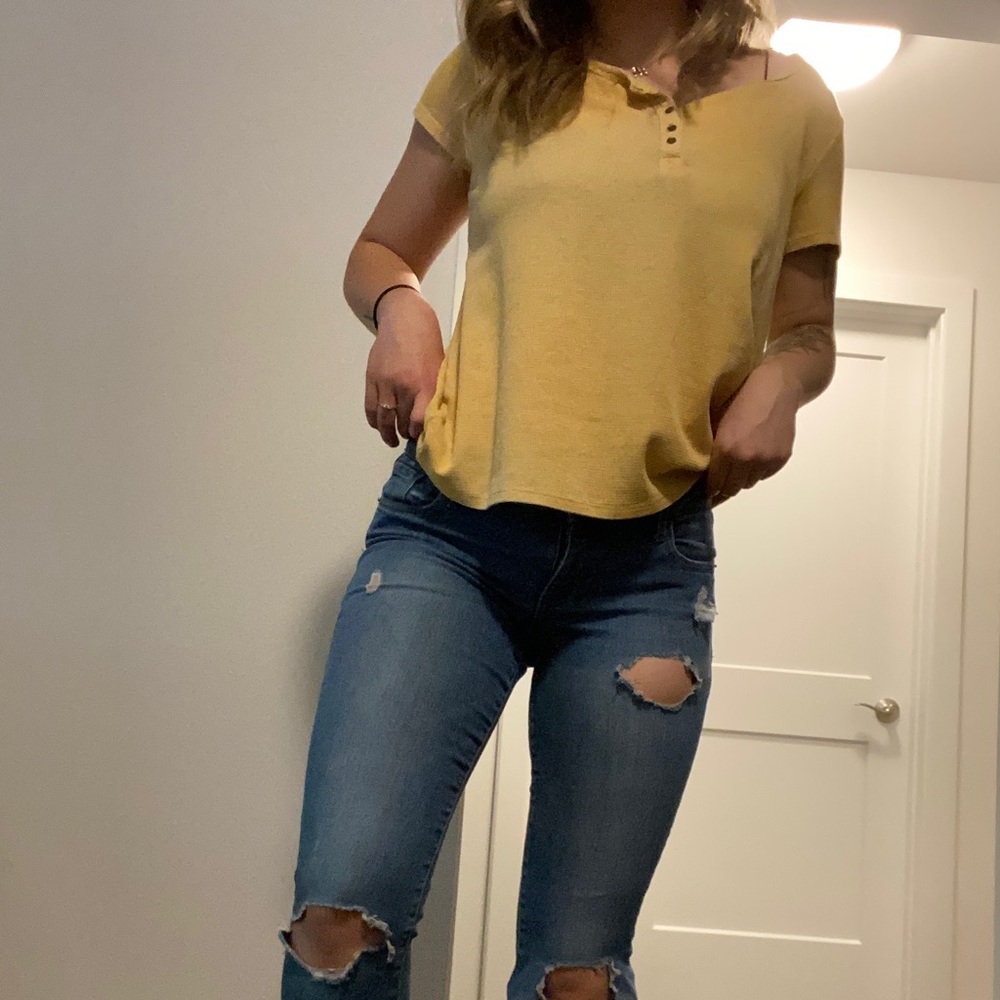 Yellow button tee